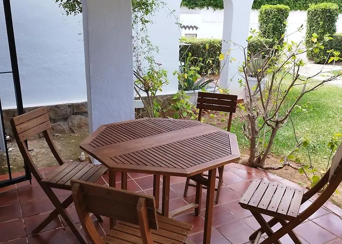 Apartamento Estudio Parejas Con Piscina En Urbanizacion Tranquila