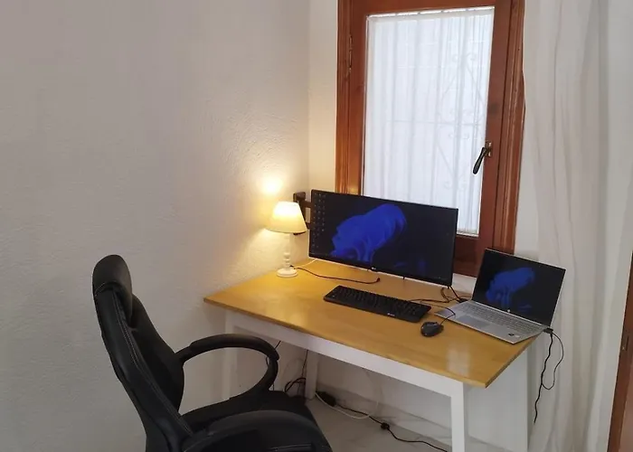 Estudio Parejas Con Piscina En Urbanizacion Tranquila *