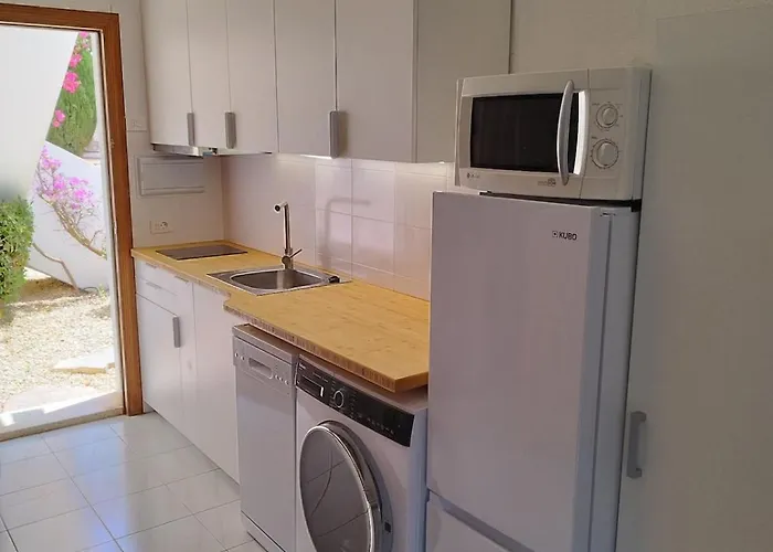 Apartamento Estudio Parejas Con Piscina En Urbanizacion Tranquila